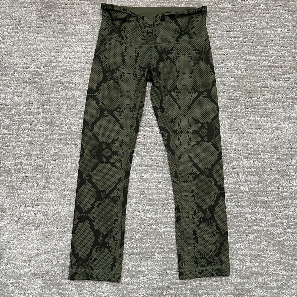 Lululemon Wunder Under Pants Womens 4 Green Crop Ziggy Snake Skin Animal Print
